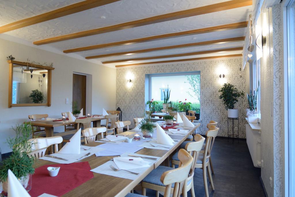 Hotel-Restaurant-Weingut Kapellenhof كلوتن المظهر الخارجي الصورة