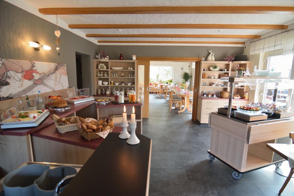 Hotel-Restaurant-Weingut Kapellenhof كلوتن المظهر الخارجي الصورة