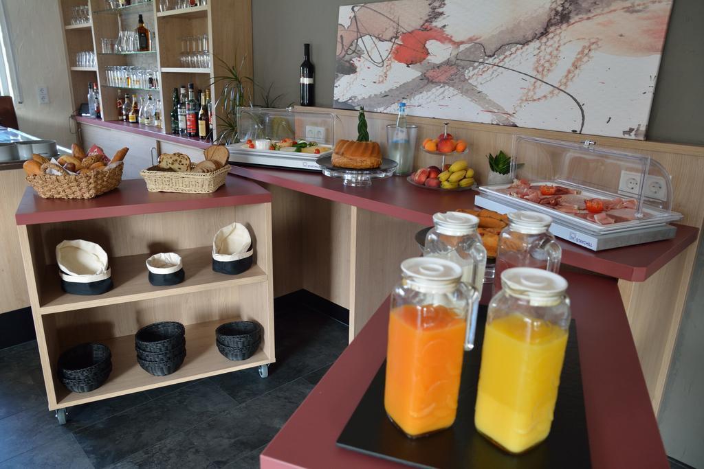 Hotel-Restaurant-Weingut Kapellenhof كلوتن المظهر الخارجي الصورة