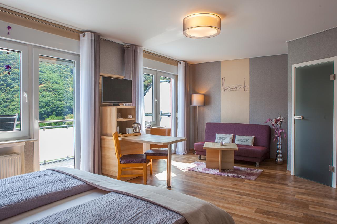 Hotel-Restaurant-Weingut Kapellenhof كلوتن المظهر الخارجي الصورة