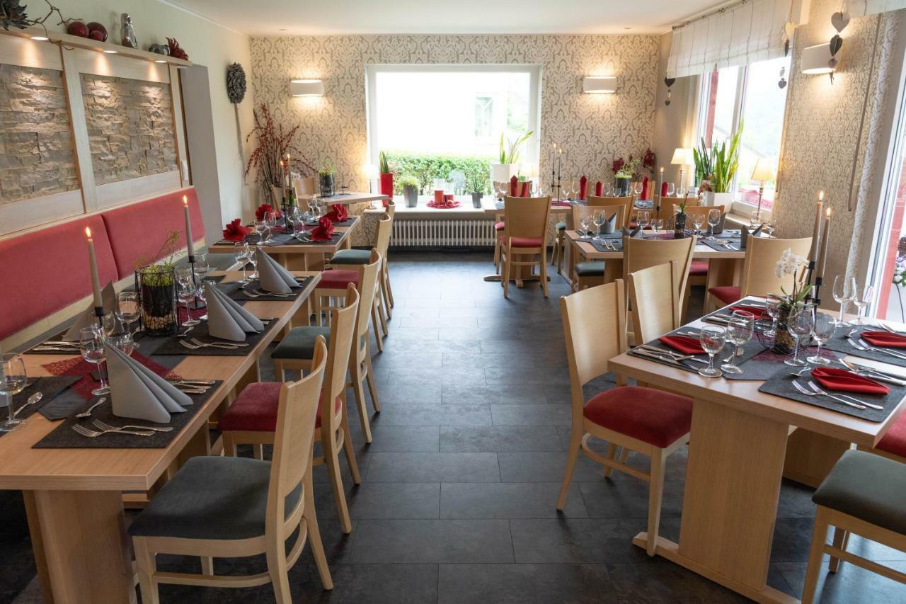 Hotel-Restaurant-Weingut Kapellenhof كلوتن المظهر الخارجي الصورة