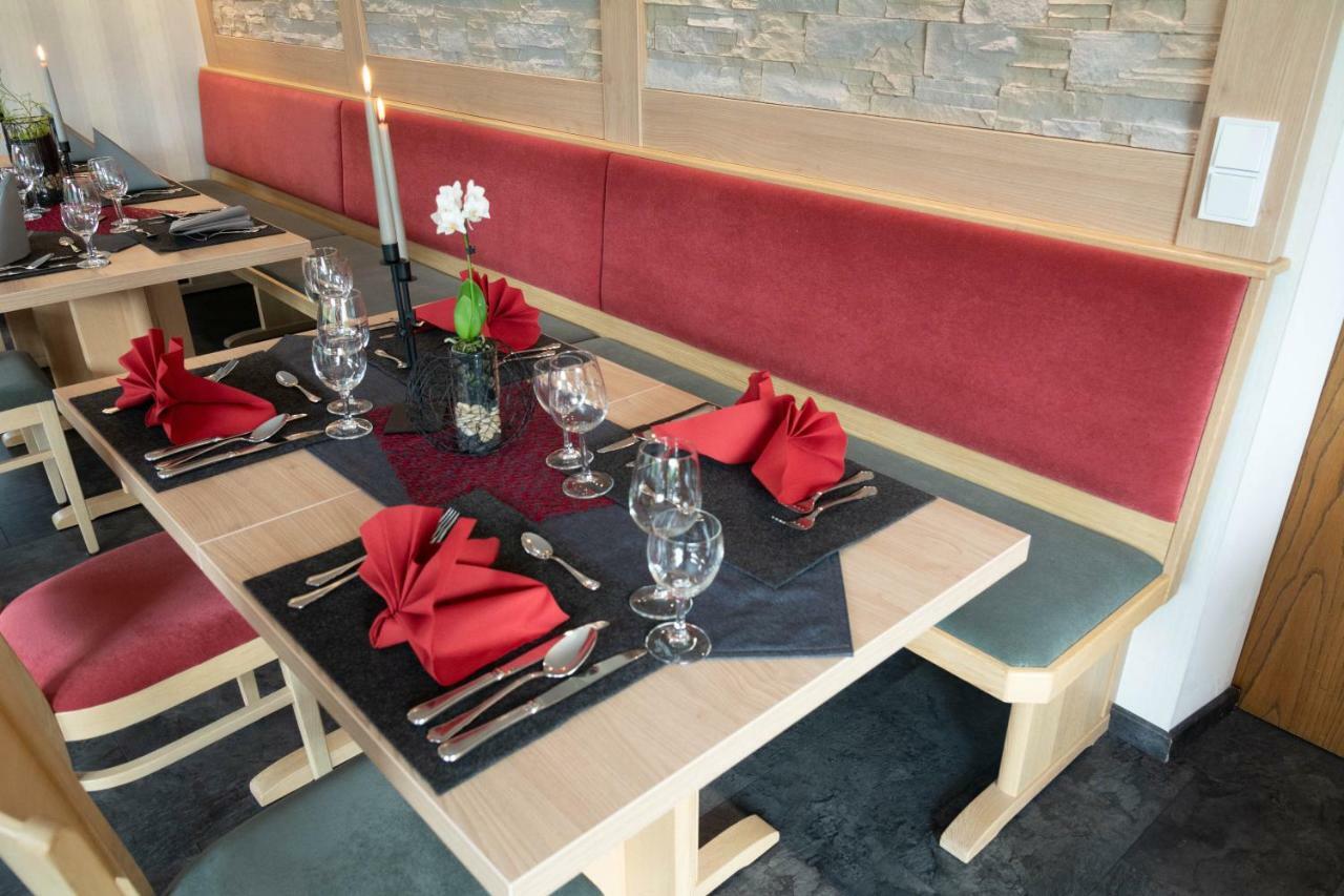 Hotel-Restaurant-Weingut Kapellenhof كلوتن المظهر الخارجي الصورة